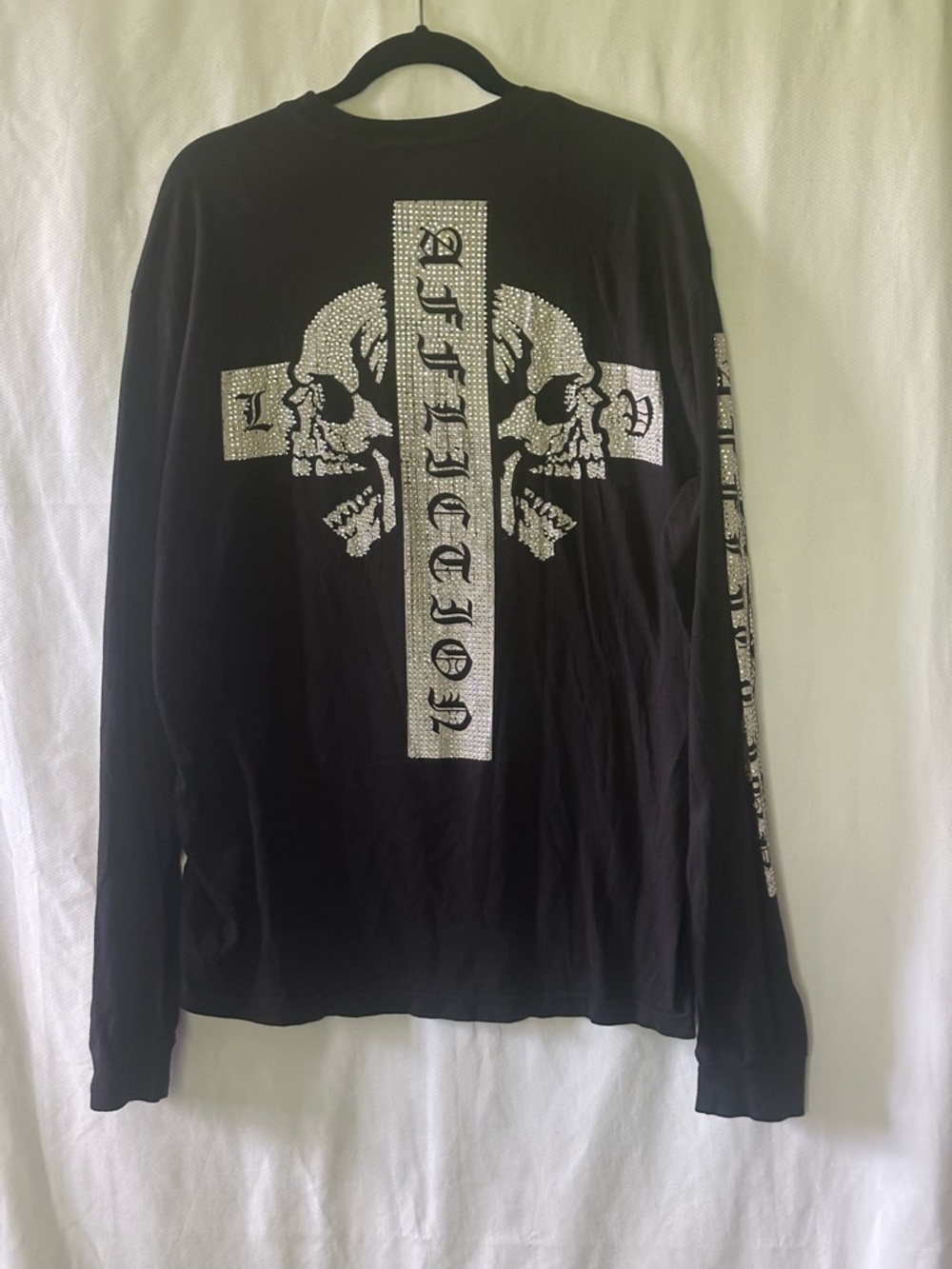 Women’s Affliction Rhinestone Skull Cross Long Sleeve Tee Black XL NWT - Picture 2 of 7